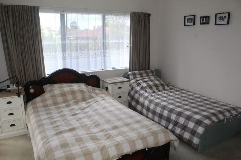 Photo of property in 2/15 Manuka Road, Bayview, Auckland, 0629