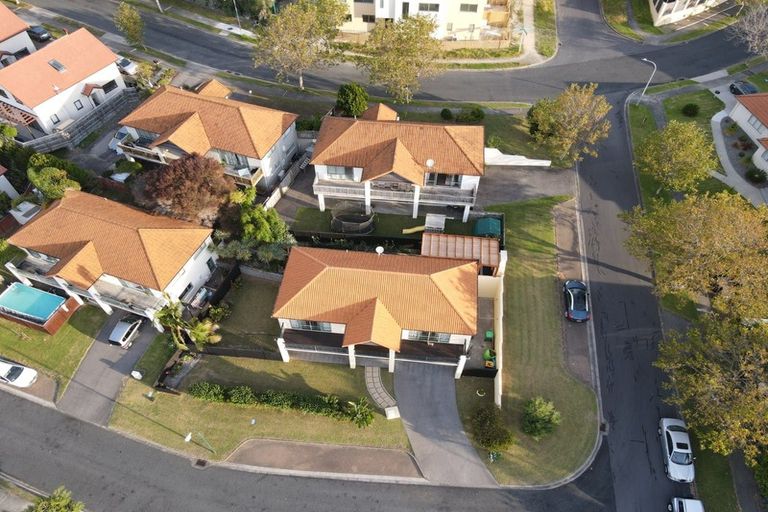 Photo of property in 11 Parkwood Crescent, Gulf Harbour, Whangaparaoa, 0930