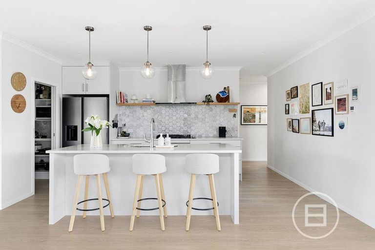 Photo of property in 52 Jane Maree Road, Kumeu, 0810