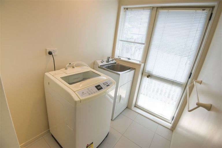 Photo of property in 8 Amberwood Drive, Northpark, Auckland, 2013