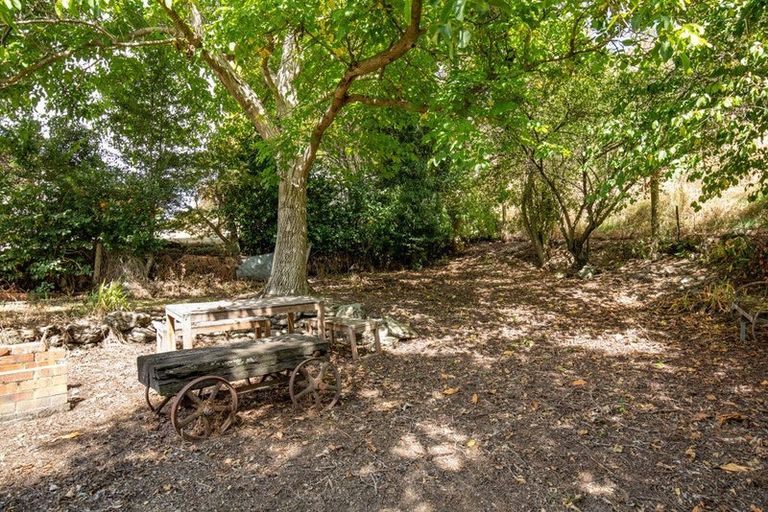 Photo of property in 35 Branxholm Street, Roxburgh, 9500