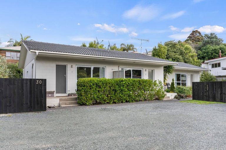 Photo of property in 30 Chartwell Avenue, Glenfield, Auckland, 0629