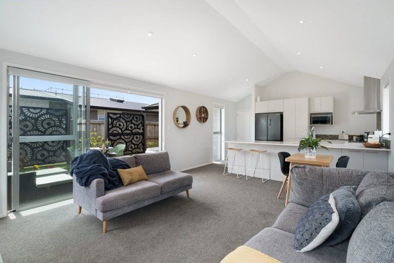 Photo of property in 15 Tiria Drive, Papamoa Beach, Papamoa, 3118