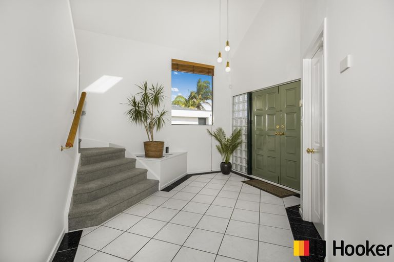 Photo of property in 82 Glenross Drive, Wattle Downs, Auckland, 2103