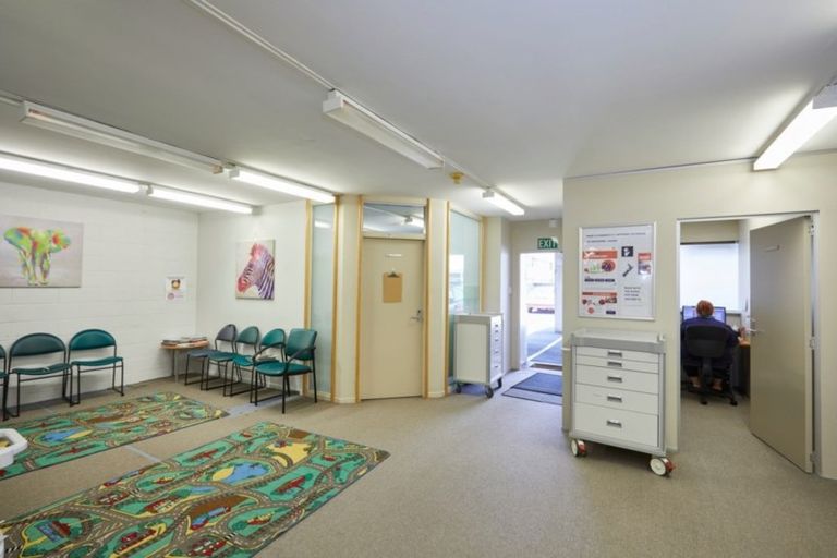 Photo of property in 6 Raroa Road, Kelburn, Wellington, 6012