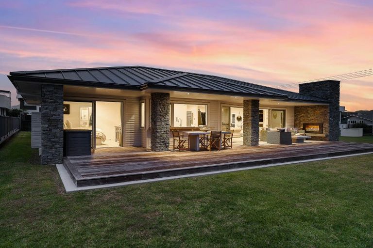 Photo of property in 209 Beach Road, Whangamata, 3620