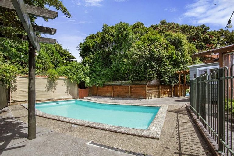 Photo of property in 33 Chester Road, Tawa, Wellington, 5028