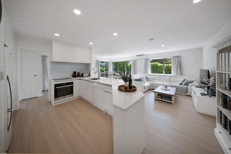 Photo of property in 2/12 Alexander Street, Cockle Bay, Auckland, 2014