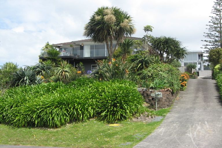 Photo of property in 882 Whangaparaoa Road, Manly, Whangaparaoa, 0930
