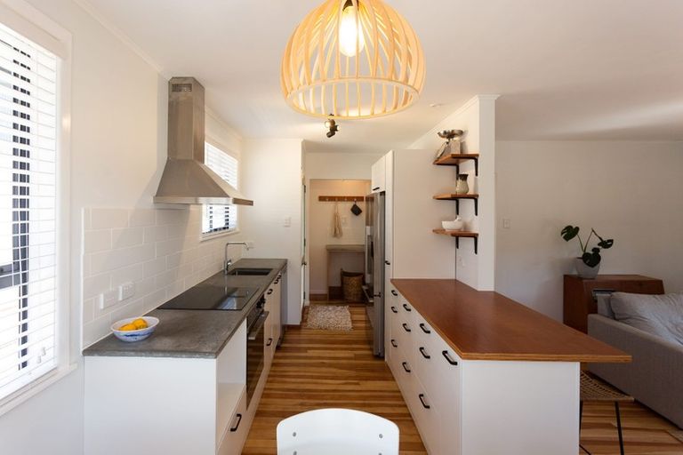 Photo of property in 215 Omata Road, Spotswood, New Plymouth, 4310