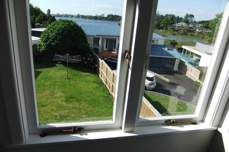 Photo of property in 32 Lake Crescent, Hamilton Lake, Hamilton, 3204