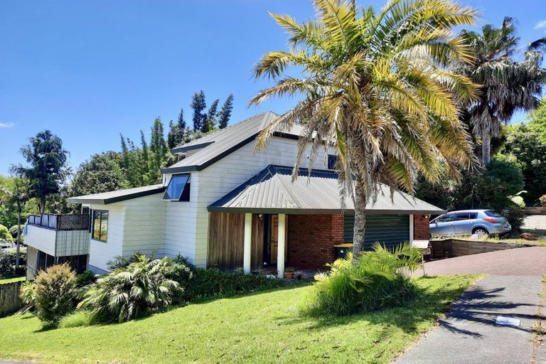 Photo of property in 216 Whangaparaoa Road, Red Beach, 0932