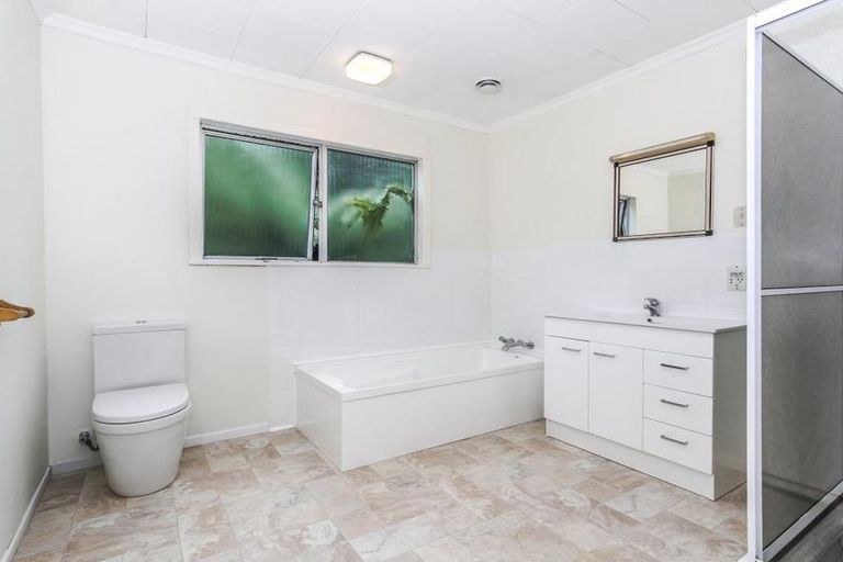 Photo of property in 34 Autumn Avenue, Glen Eden, Auckland, 0602