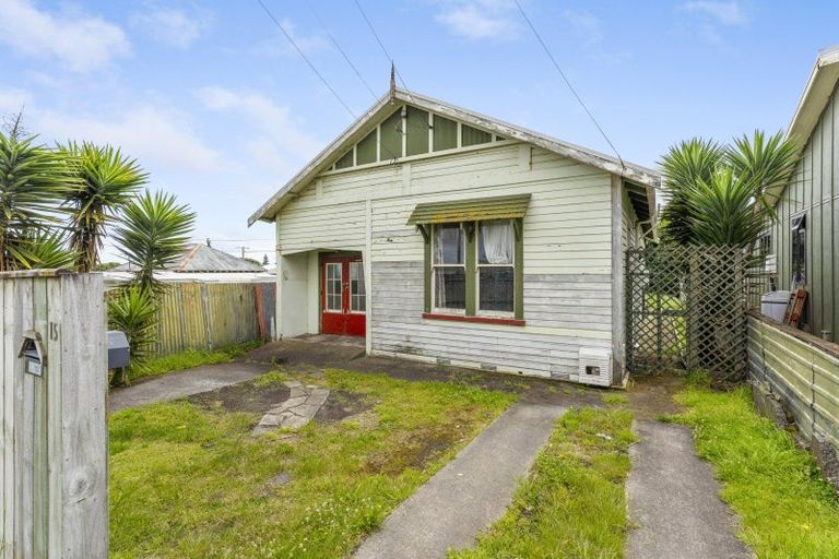 Photo of property in 15 Manuka Street, Castlecliff, Whanganui, 4501