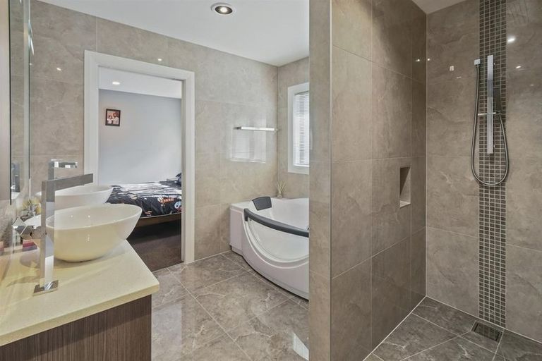 Photo of property in 21 Imperial Place, Flat Bush, Auckland, 2019