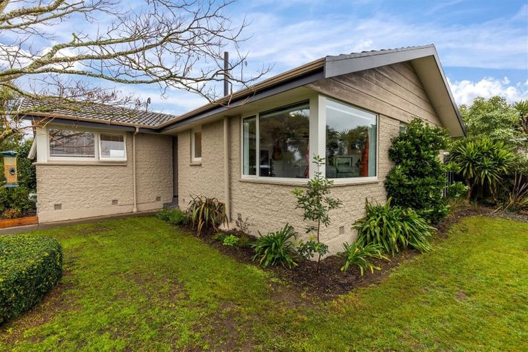 Photo of property in 2 Bolero Place, Parklands, Christchurch, 8083