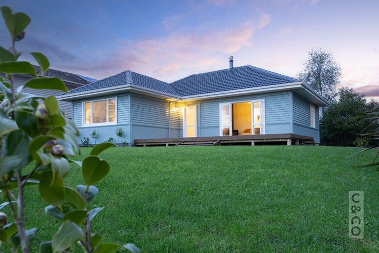 Photo of property in 29 Cambridge Road, Riverhead, 0820