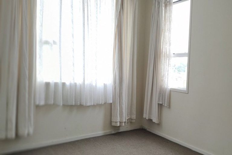 Photo of property in 6 Fiesta Drive, Half Moon Bay, Auckland, 2012