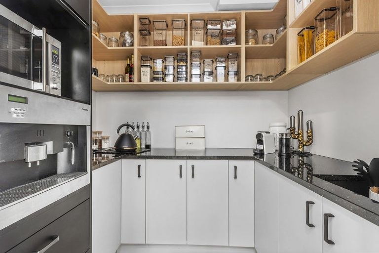 Photo of property in 9 Porokaiwhiri Street, Crofton Downs, Wellington, 6035