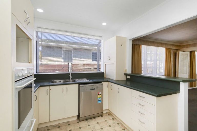 Photo of property in 9 Airdrie Avenue, Epuni, Lower Hutt, 5011