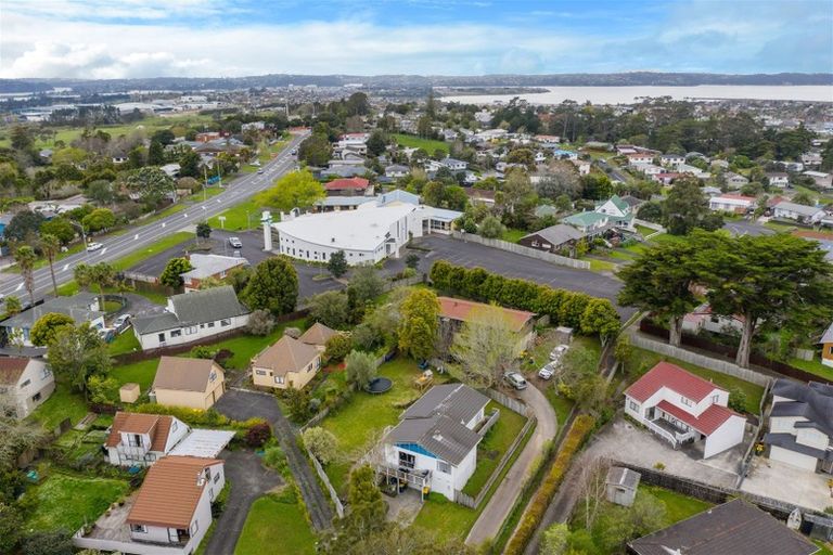 Photo of property in 20 Woodhouse Place, West Harbour, Auckland, 0618