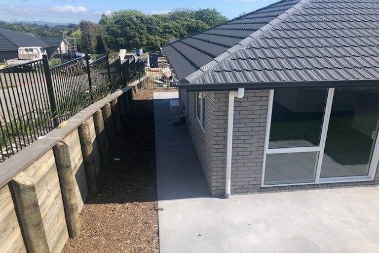 Photo of property in 2 Richardson Road, Omokoroa, 3114