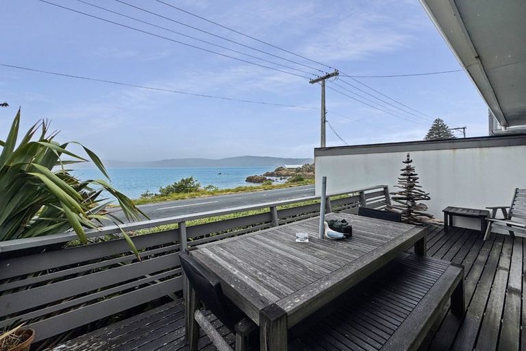 Photo of property in 123 Marine Parade, Seatoun, Wellington, 6022