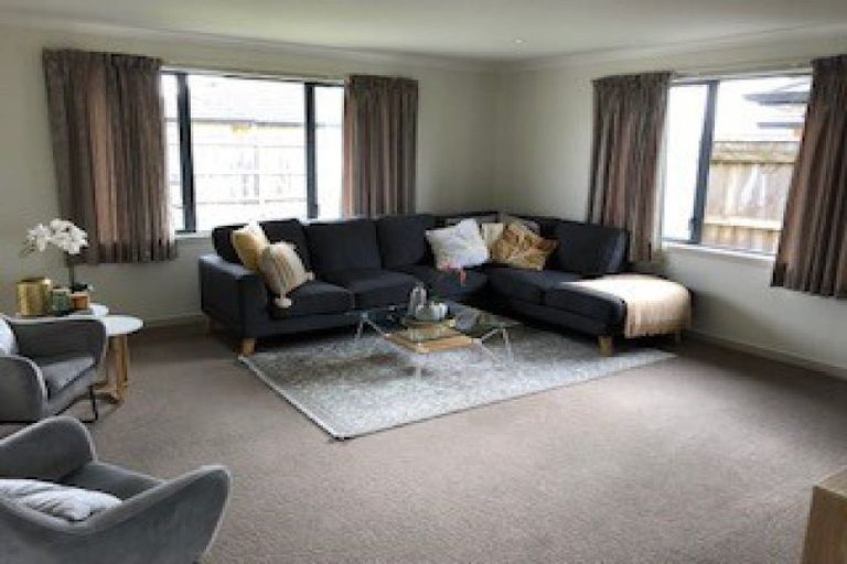 Photo of property in 100 Rosalie Terrace, Kelvin Grove, Palmerston North, 4414