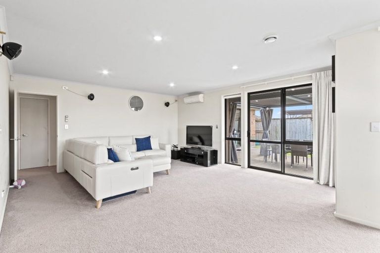 Photo of property in 94 Farringdon Avenue, Rototuna North, Hamilton, 3210