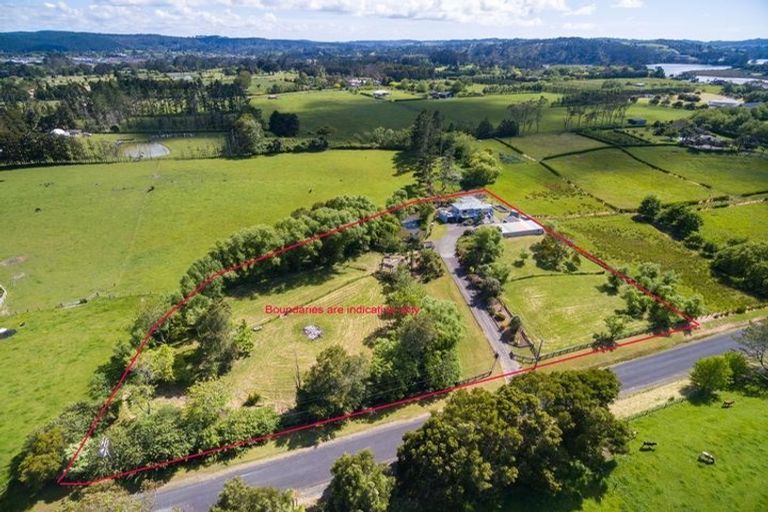 Photo of property in 59 Moontide Road, Kumeu, 0892