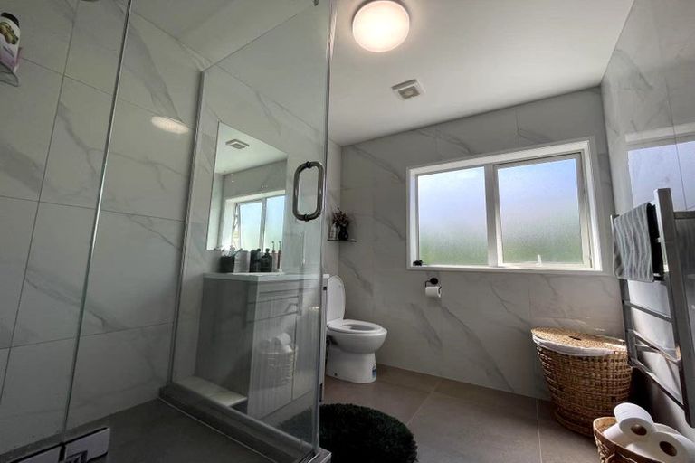 Photo of property in 1/163 Onewa Road, Birkenhead, Auckland, 0626