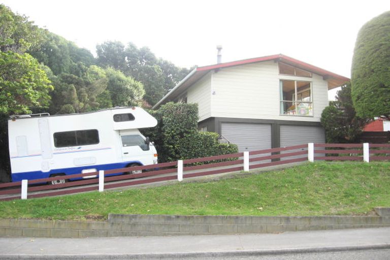 Photo of property in 19 Renown Road, Raumati South, Paraparaumu, 5032