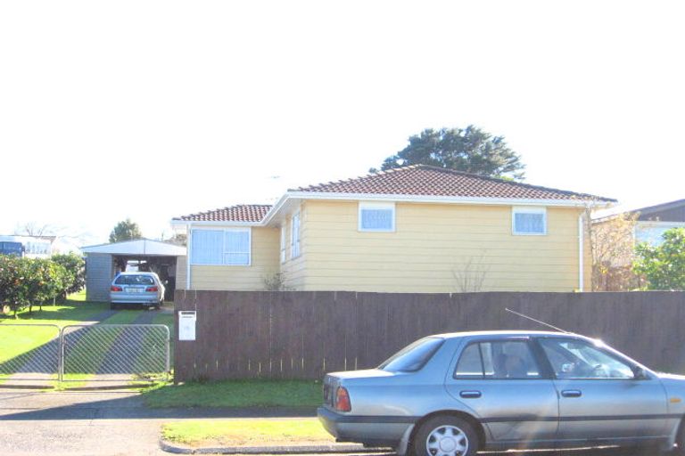 Photo of property in 12 Gambare Place, Wattle Downs, Auckland, 2103