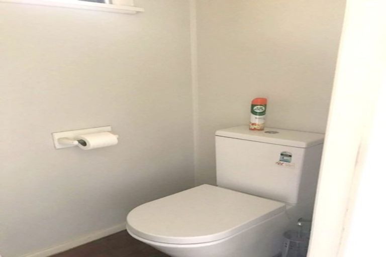 Photo of property in 33 Glenview Road, Glen Eden, Auckland, 0602