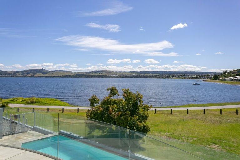 Photo of property in 3/2 Lowell Place, Waipahihi, Taupo, 3330