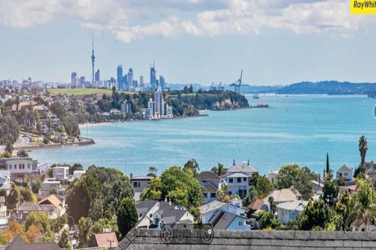 Photo of property in 2/25 Waimarie Street, Saint Heliers, Auckland, 1071