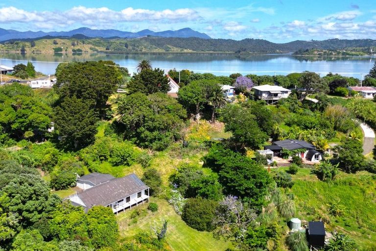 Photo of property in 33 Clendon Esplanade, Rawene, Kaikohe, 0473