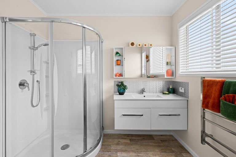 Photo of property in 2/1a Forward Street, Greenmeadows, Napier, 4112