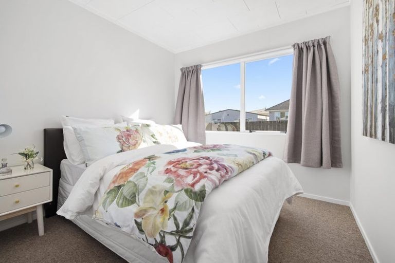 Photo of property in 2 Duke Avenue, Pukekohe, 2120