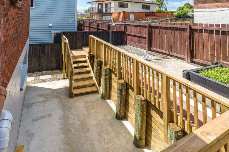 Photo of property in 14b Waimumu Road, Massey, Auckland, 0614