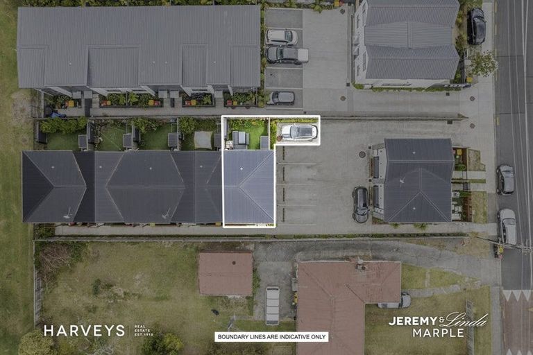 Photo of property in 7/83 Vodanovich Road, Te Atatu South, Auckland, 0610