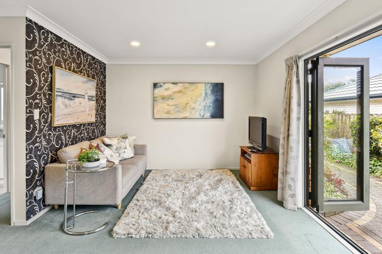 Photo of property in 2a Dan Bryant Place, Pukekohe, 2120