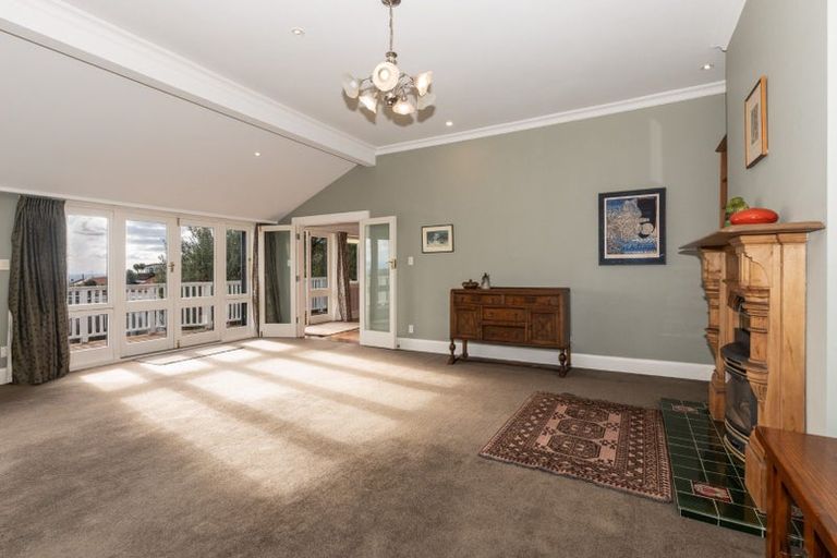 Photo of property in 123 Hackthorne Road, Cashmere, Christchurch, 8022