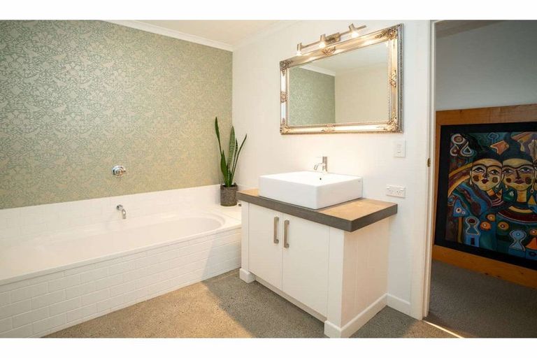 Photo of property in 73a Riddell Road, Kerikeri, 0230