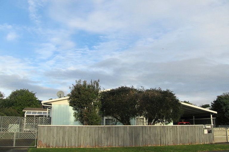 Photo of property in 24 Makarini Street, Paraparaumu, 5032