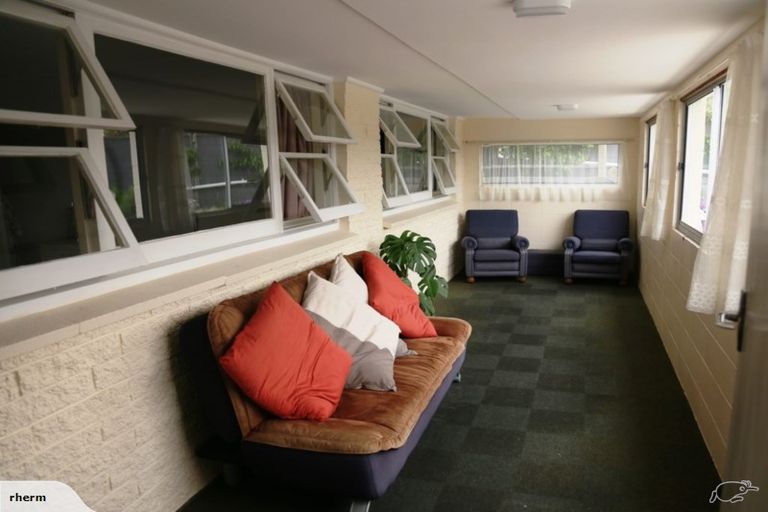 Photo of property in 2 Cambridge Place, Holmes Hill, Oamaru, 9401