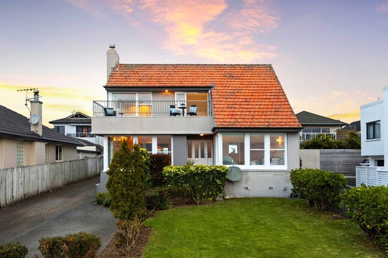 Photo of property in 24 Takutai Avenue, Bucklands Beach, Auckland, 2012