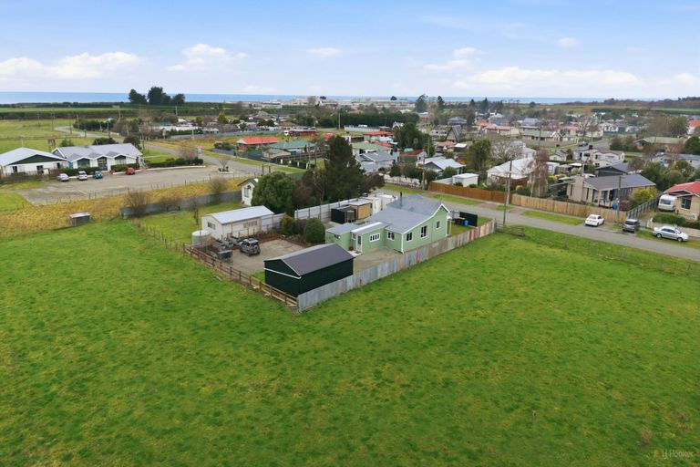 Photo of property in 24 Queen Street, Pareora, 7912