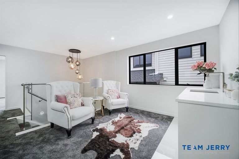 Photo of property in 8 Kakau Lane, Flat Bush, Auckland, 2019