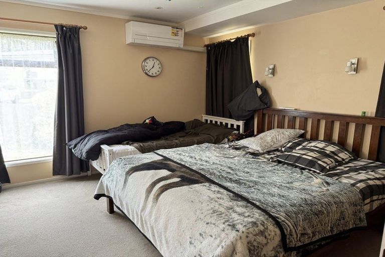 Photo of property in 4 Thistledew Place, Bayview, Auckland, 0629